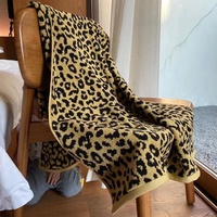 Serviette de plage en éponge épaisse personnalisée à rayures Jacquard 100% coton de qualité supérieure utilisation quotidienne antimicrobienne