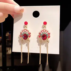Orecchini per le donne Retro stile cinese pechino Opera viso trucco orecchini di cristallo rosso luce di lusso lunga nappa gioielli all'ingrosso