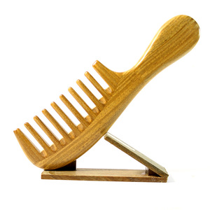 Peigne de massage à dents larges en bois de santal, grande taille pour usage domestique YYM1-8 - Product Image 1