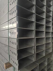 Goulotte de câblage industrielle ventilée/perforée en acier galvanisé à chaud/peint en poudre 100x50mm, capacité 120kg - Product Image 6