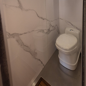 Camper Box Unimog tout-terrain pour expéditions, camping-car de luxe pour camion robuste, fabricant de véhicules de loisirs - Product Image 4