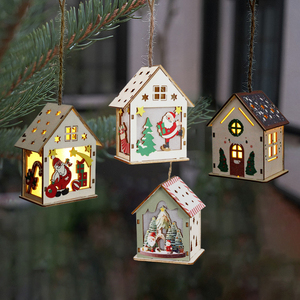 Casa de Madera Navideña de Alta Calidad al por Mayor con Luces, Lámpara de Castillo Brillante, Adornos Ecológicos, Entrega Rápida, Regalos para Niños - Product Image 1