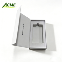 Boîte en carton rigide de style livre avec estampage à chaud personnalisé, boîte cadeau magnétique pliable pour parfum avec insert en EVA