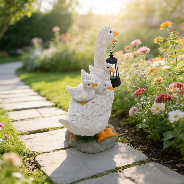 Warm Family Resin Duck Figurine Parent Baby Duck Glowing Solar Light Statue for Office Desk Tabletop Decor
