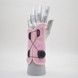 Attelle de poignet respirante en maille avec plaque de soutien incurvée en alliage d'aluminium pour fracture <span class=keywords><strong>du</strong></span> poignet et récupération <span class=keywords><strong>du</strong></span> <span class=keywords><strong>syndrome</strong></span> <span class=keywords><strong>du</strong></span> <span class=keywords><strong>canal</strong></span> <span class=keywords><strong>carpien</strong></span> - Product Image 2