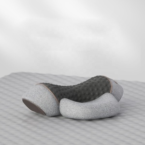 Novo Massageador Elétrico Cervical Travesseiro Hot Compress Vibração Massagem Pescoço Tração Relaxe Dormir Travesseiro Spine Suporte Normal - Product Image 1