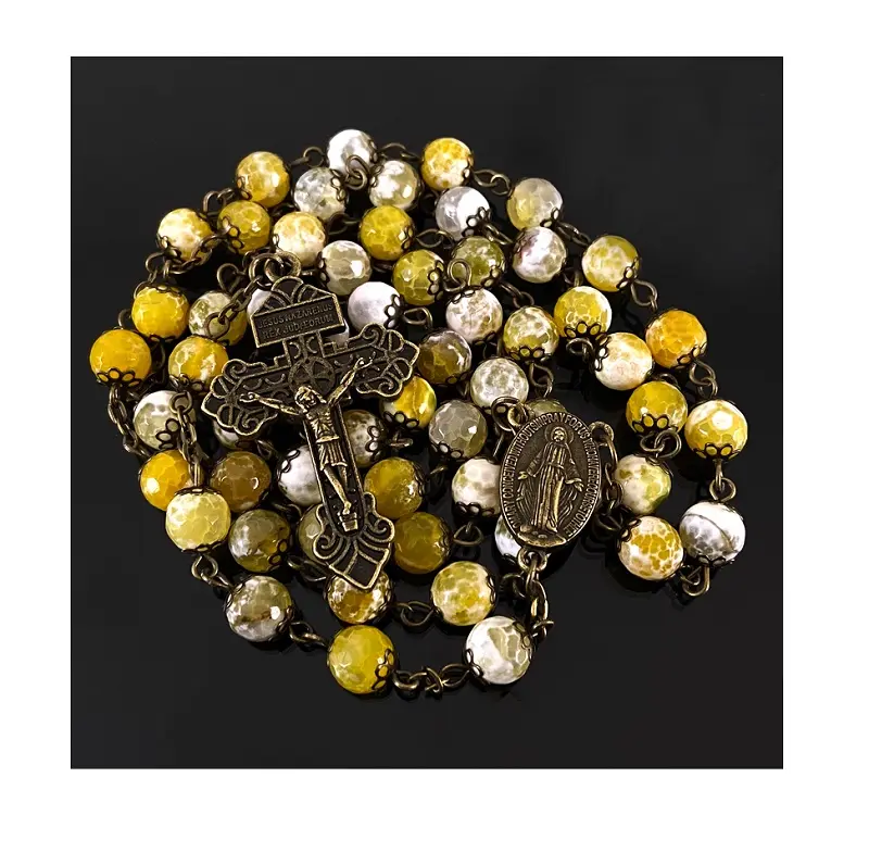 Chaîne de perles d'agate de feu jaune naturelle, avec médaille en cuivre plaqué, qualité supérieure, chapelet catholique, cadeau pour le mal