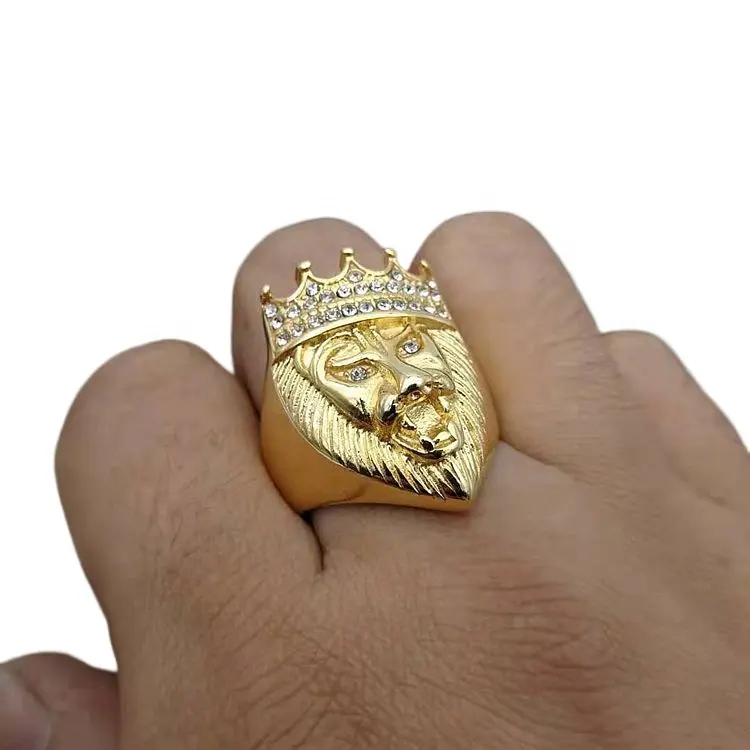 Anello in oro con testa di leone con corona di uomini di temperamento squisito intarsiato a mano personalizzato privato di alta qualità