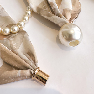 Pañuelo largo de poliéster con estampado floral y hebilla magnética, con perlas, para mujer, para protección del cuello, tipo pañuelo de cuello. - Product Image 2