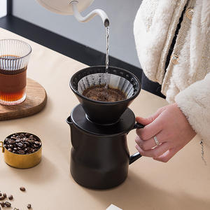 Cafetière à filtre en céramique et porcelaine, fabriquée à la main, écologique, finition semi-brillante noire et blanche, directement de l'usine - Product Image 3