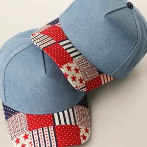Gorra de Béisbol Bicolor con Estampado de Patchwork, Frente en Blanco Personalizable, Gorra de Béisbol de Mezclilla Blanca Bicolor - Product Image 2