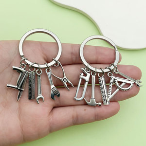 2026 迷你流行款式定制工具锤子螺丝刀扳手工具金属吊坠多功能工具钥匙扣 - Product Image 1