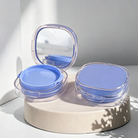 Estuche Compacto Transparente Personalizado OEM con Bandeja para Maquillaje, Espejo Integrado y Cierre a Presión, Material ABS.