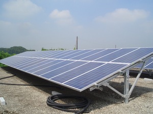 Système de support de <span class=keywords><strong>panneaux</strong></span> <span class=keywords><strong>solaires</strong></span> à montage au sol monopote HQ-GT2 pour toits plats et sols - Product Image 1