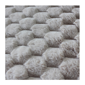Tissu d'ameublement de meubles en polyester doux <span class=keywords><strong>et</strong></span> chaud au toucher <span class=keywords><strong>peluche</strong></span> super douce cheveux longs fausse fourrure de lapin tissu à pompons - Product Image 3