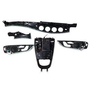 Repuesto para <span class=keywords><strong>Mercedes</strong></span>-Benz: Kit de molduras interiores de fibra de carbono para el marco y panel del salpicadero central de las puertas, compatible con los modelos W238, <span class=keywords><strong>E220</strong></span>, E320, E200 - Product Image 5