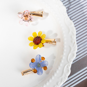 Zibo Glass Butterfly <b>Small</b> Flowers Hairpin Glass New Accessory Side Clip Ear Stud Brooch Fresh And Exquisite <b>Gift</b> - Product Image 3