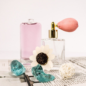 Cổ Cổ Điển 50Ml 100Ml Nước Hoa Chai Xi Lanh Thủy Tinh Với Bóng Đèn <span class=keywords><strong>Atomizer</strong></span> Và Dập Nóng Bơm Phun - Product Image 4