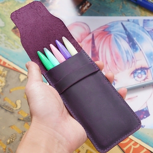 เคสปากกาหนังแท้ <span class=keywords><strong>Converse</strong></span> FLAP PEN สำหรับใส่ปากกาทำจากหนังสัตว์ - Product Image 1