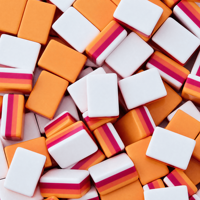 Perlengkapan Mahjong Akrilik Cetak Khusus Kelas Atas Kualitas Kasino Profesional Desain Modern Mewah Portabel untuk Rumah