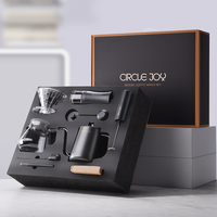 Set Peralatan Kopi Circle Joy dengan Penggiling Kopi Manual, Kit Seduh Pour Over, Teko Gooseneck 600ml, Server Dripper 300ml, Paket Hadiah