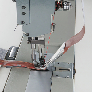 Machine à coudre à bras long plat à double aiguille 6620-25 de 635 mm pour sièges de voiture en cuir - Product Image 2