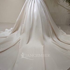 LY134 Robe de mariée moderne et élégante, coupe princesse, à col bateau, avec volants, appliques florales et cristaux, ceinture et traîne chapelle - Product Image 5