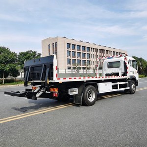 Sinotruck HOWO Camión de Remolque de Plataforma Hidráulica de 5 y 8 Toneladas 4x2 para Recuperación de Vehículos - Product Image 6