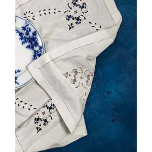 Nappe en lin blanc, broderie ajourée, pour la maison, les mariages, les fêtes, les acheteurs commerciaux, les hôtels, marque non tissée Fiammetta - Product Image 3