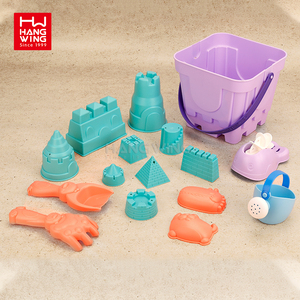 Kit per Costruire Castelli <span class=keywords><strong>di</strong></span> <span class=keywords><strong>Sabbia</strong></span> HW, Giocattolo da Spiaggia e Outdoor in Plastica Morbida con Secchiello, Annaffiatoio e Stampi per Bambini - Product Image 1