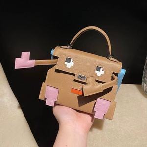Bolso de mosaico con diseño de muñeca - Bolso bandolera mini de cuero genuino cosido a mano <span class=keywords><strong>Dole</strong></span> Picto personalizado para mujer - Product Image 5