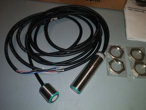 Sensor de Doble Lámina UDC-18GM-400-3E1 para Automatización Industrial, 24V 80A, Material PVC, 1 Año de Garantía - Product Image 5