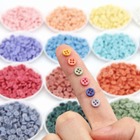 Bouton Vente en Gros Couleurs 6mm Mini Résine Quatre Yeux Coton Poupée Bébé Vêtements Accessoires Bébé Vêtements