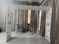 Nouvelle cabine photo 360 légère avec éclairage LED pour 10 personnes, batterie externe et autocollant
