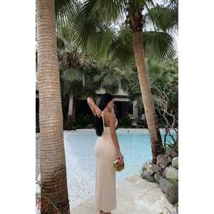 Robe Nina Lady beige moulante imprimée avec détails en perles, col halter et taille empire, décoration à sequins - Product Image 2