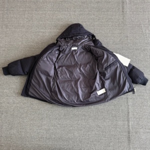 Chaqueta acolchada holgada con capucha, relleno de algodón, con parche en el antebrazo, cierre de cremallera, abrigo cálido de invierno para hombre y mujer, tres colores - Product Image 6
