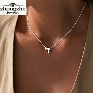 Collier pendentif croix cœur plat Zhongzhe, plaqué or 18 carats, étanche, bijoux religieux minimalistes pour femmes - Product Image 1