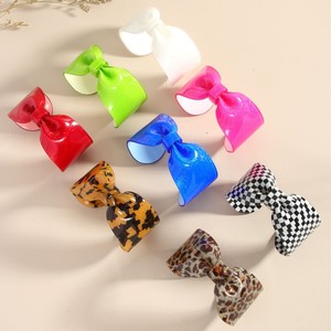 Bracelet ouvert en résine acrylique Lucite pour femme, bijoux tendance multicolores, origine Zhejiang, collection hiver - Product Image 1