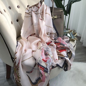 सभी मैच महिलाओं के लंबे रेशम स्कार्फ लाइट लक्जरी कोरियन शैली वयस्कों के लिए लोगो विरोधी स्कार्फ सादे रेशम के निशान के साथ - Product Image 2