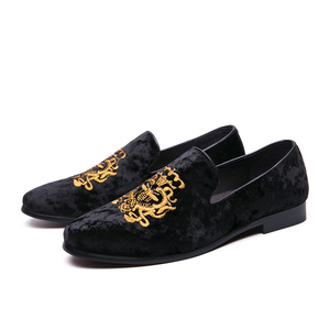 Scarpe eleganti ricamate in pelle scamosciata da <span class=keywords><strong>uomo</strong></span> in pelle mocassini da ufficio scarpe <span class=keywords><strong>Slip</strong></span>-<span class=keywords><strong>on</strong></span> da <span class=keywords><strong>uomo</strong></span> - Product Image 1