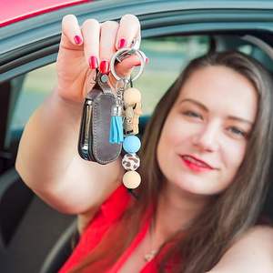 Porte-clés Tondiamo Vache des Highlands de Noël, Cadeaux Mignons pour Fêtes sur le Thème des Vaches des Highlands, Porte-clés Animaux avec Pompon pour Femmes et Hommes - Product Image 4
