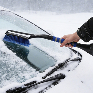 Brosse à neige en plastique pour roues de voiture, détachable avec poignée ergonomique en mousse, portable pour voitures, camions, SUV - Product Image 1