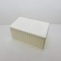 Panier de rangement de bureau en plastique blanc carré avec poignées, bac organisateur creux pour fournitures de bureau et documents