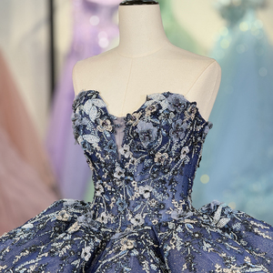 Robe de Quinceañera bleu marine scintillante à motif floral, col cœur, traîne chapelle, avec nœud, perles et dentelle, idéale pour fête d'anniversaire ou bal de promo - Modèle Dy6942-1 - Product Image 6