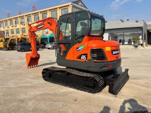 Excavadora sobre orugas Doosan DX60 2023 modelo 95% nuevo bajo horas segunda mano Corea Original con bomba de engranajes rodamiento buen motor - Product Image 2