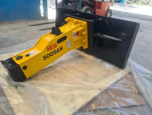 Martillo Hidráulico Tipo Caja SOOSAN SB 30 con Cincel de 53 mm de Diámetro, Componentes Principales del Motor para Excavadoras de 2.5-4.5 Toneladas - Product Image 1