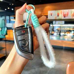 Cordon de poignet en nylon avec pompon en peluche, durable et tendance, pour téléphone portable et porte-clés - Product Image 4
