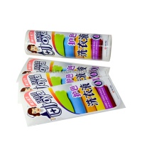 Rouleau d'étiquettes autocollantes en vinyle imperméable personnalisé pour l'emballage des produits chimiques quotidiens, des cosmétiques, des shampoings et des détergents