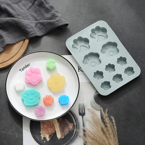 Molde de Silicona Reutilizable de 10 Cavidades con Forma de Huella de Perro, Ecológico, Resistente al Calor, para Jabón y Pasteles - Product Image 3