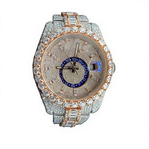 Montre de luxe Hip Hop personnalisable, entièrement sertie de pierres VVS, en acier inoxydable, cadran rond en verre de 5 mm d'épaisseur, mouvement à quartz analogique, date automatique, style antique - Product Image 1